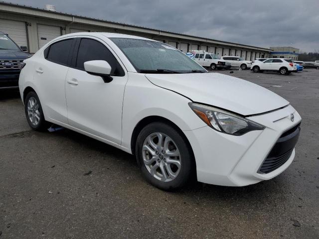 3MYDLBZV6GY134788 - 2016 TOYOTA SCION IA WHITE photo 4