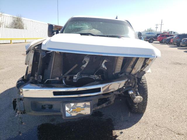 1GCHK33628F114668 - 2008 CHEVROLET SILVERADO K3500 WHITE photo 5