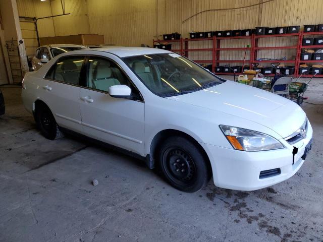 1HGCM56427A049716 - 2007 HONDA ACCORD LX WHITE photo 4