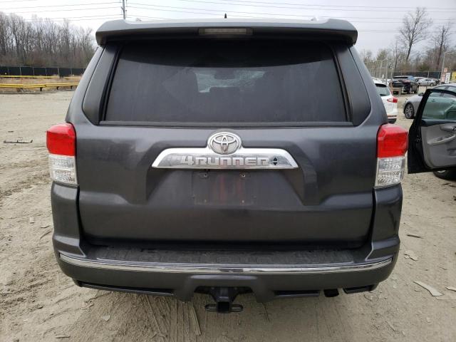 JTEBU5JR5D5142260 - 2013 TOYOTA 4RUNNER SR5 GRAY photo 6