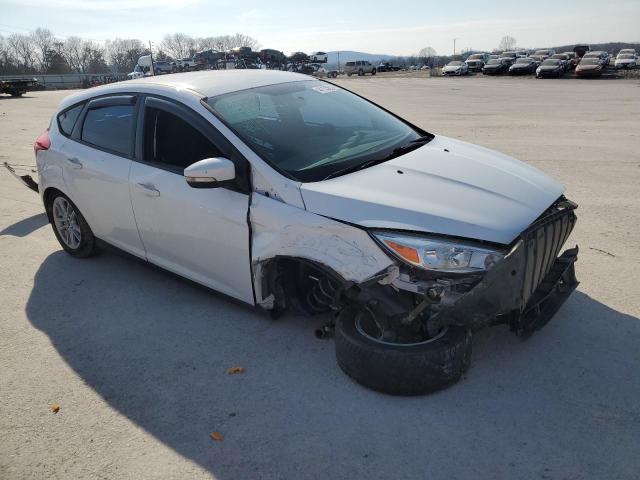 1FADP3K26GL235143 - 2016 FORD FOCUS SE WHITE photo 4