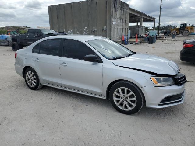 3VWD07AJ7FM288457 - 2015 VOLKSWAGEN JETTA SE SILVER photo 4