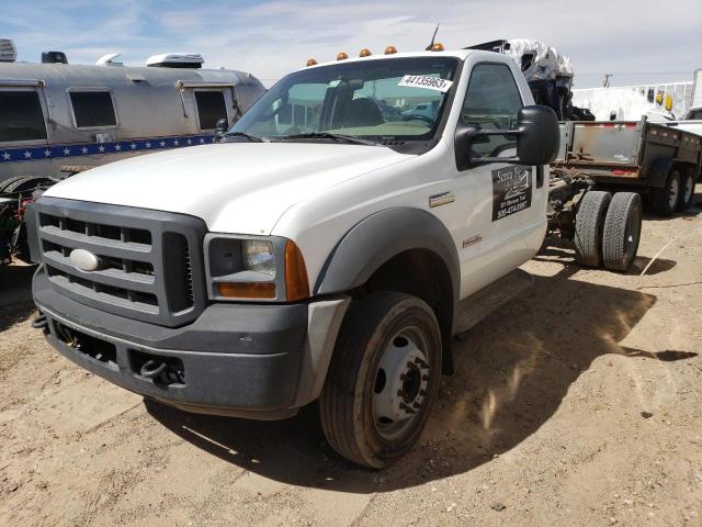 1FDXF46P65EC65794 - 2005 FORD F450 SUPER DUTY WHITE photo 2