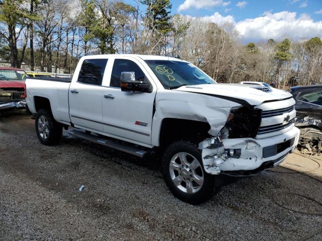 1GC1KWEY2HF224315 - 2017 CHEVROLET SILVERADO K2500 HEAVY DUTY LTZ WHITE photo 4