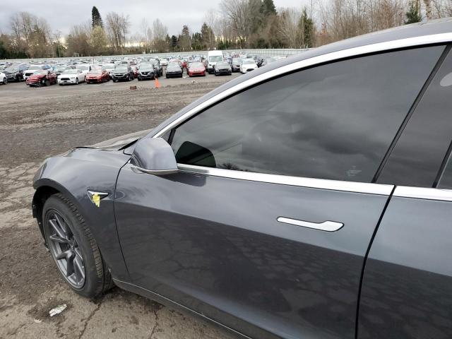 5YJ3E1EA5JF016266 - 2018 TESLA MODEL 3 ნაცრისფერი ფოტო 7