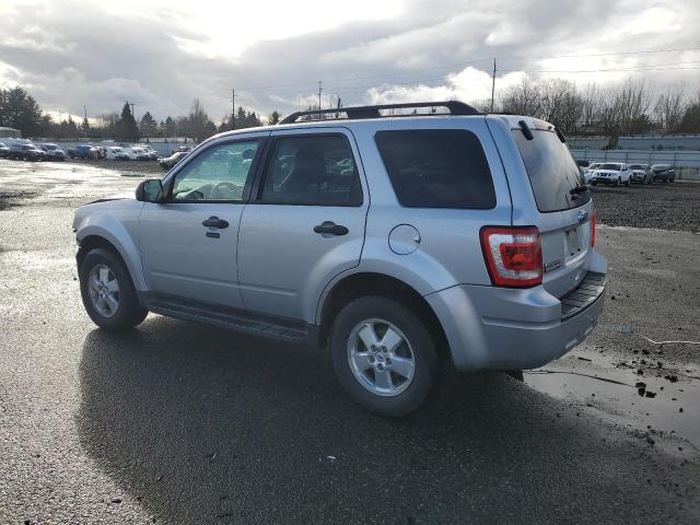 1FMCU0D78CKB33120 - 2012 FORD ESCAPE XLT SILVER photo 2