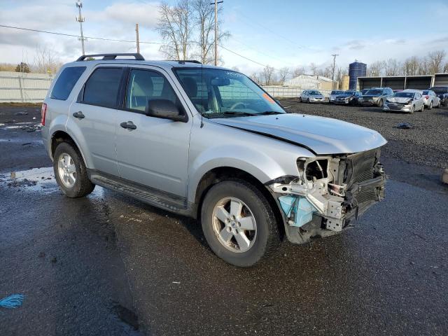 1FMCU0D78CKB33120 - 2012 FORD ESCAPE XLT SILVER photo 4