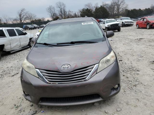 5TDYK3DC9CS247036 - 2012 TOYOTA SIENNA XLE GRAY photo 5