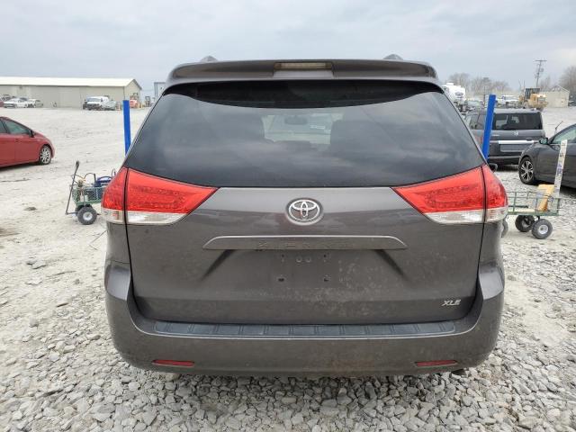 5TDYK3DC9CS247036 - 2012 TOYOTA SIENNA XLE GRAY photo 6