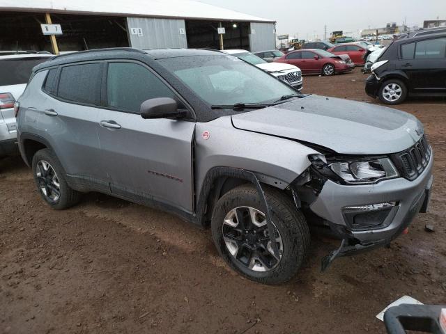 3C4NJDDB0JT258867 - 2018 JEEP COMPASS TRAILHAWK GRAY photo 4