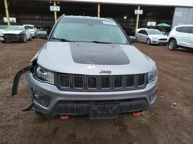 3C4NJDDB0JT258867 - 2018 JEEP COMPASS TRAILHAWK GRAY photo 5