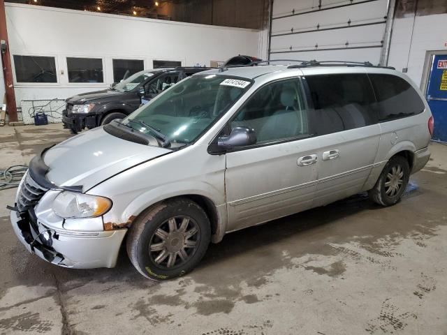 2C4GP54L15R506168 - 2005 CHRYSLER TOWN & COU TOURING SILVER photo 1