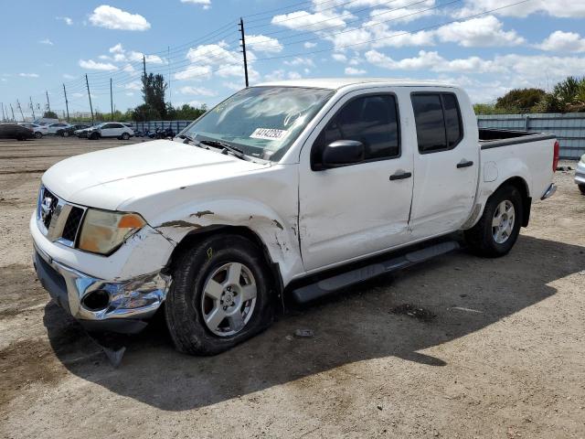 1N6AD07U57C459953 - 2007 NISSAN FRONTIER CREW CAB LE WHITE photo 1