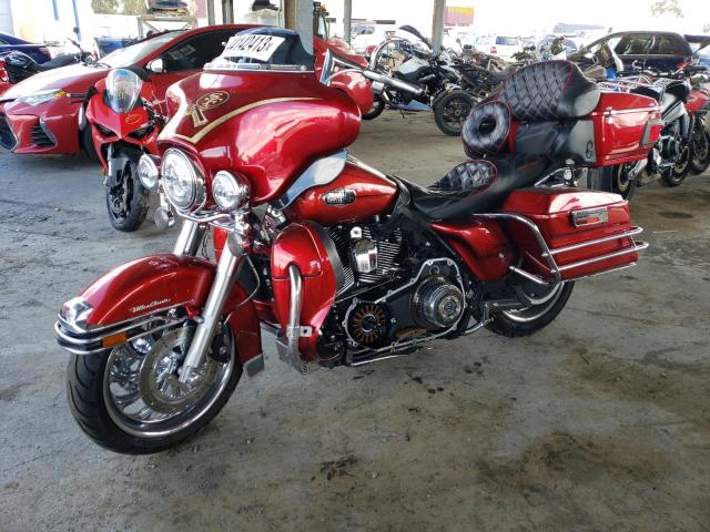 1HD1FC4188Y677607 - 2008 HARLEY-DAVIDSON FLHTCUI 红色 照片 2