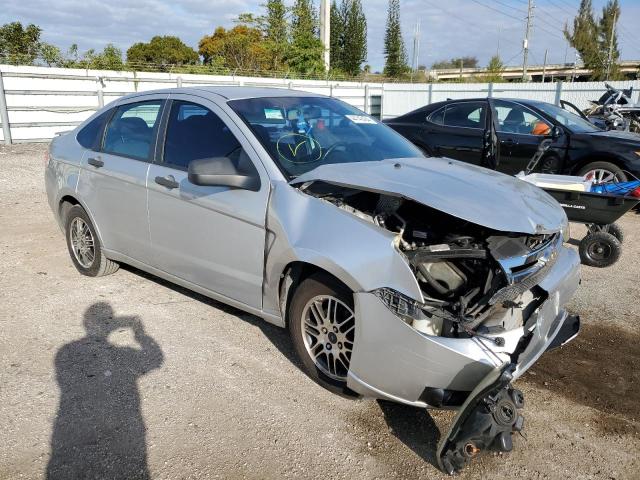 1FAHP3FN6BW187298 - 2011 FORD FOCUS SE GRAY photo 4