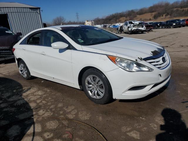 5NPEB4AC0BH259626 - 2011 HYUNDAI SONATA GLS WHITE photo 4