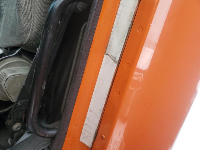 1FUJA9AS84LM59733 - 2004 FREIGHTLINER CONVENTION ST112 ORANGE photo 10