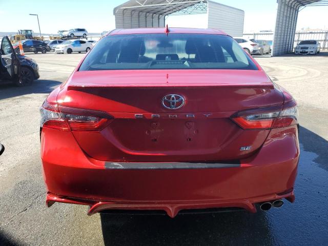 4T1G11AK9NU041093 - 2022 TOYOTA CAMRY SE RED photo 6