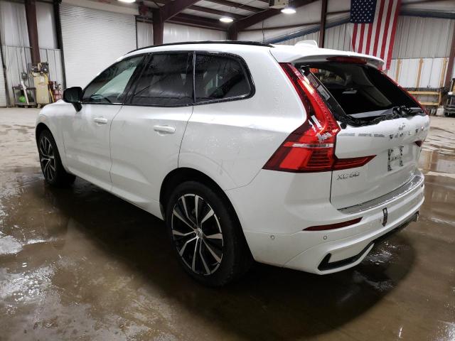 YV4L12RW2P1311525 - 2023 VOLVO XC60 PLUS WHITE photo 2