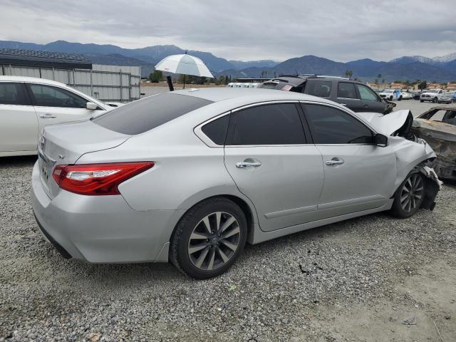 1N4AL3AP4HC175053 - 2017 NISSAN ALTIMA 2.5 SILVER photo 3