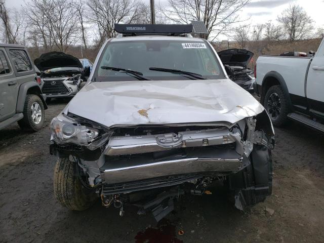 JTEKU5JR2P6155546 - 2023 TOYOTA 4RUNNER LIMITED SILVER photo 5