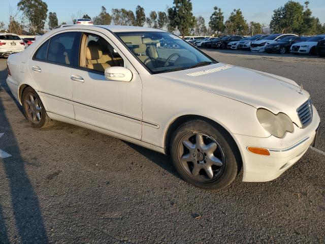 WDBRF61J43A482839 - 2003 MERCEDES-BENZ C 240 WHITE photo 4