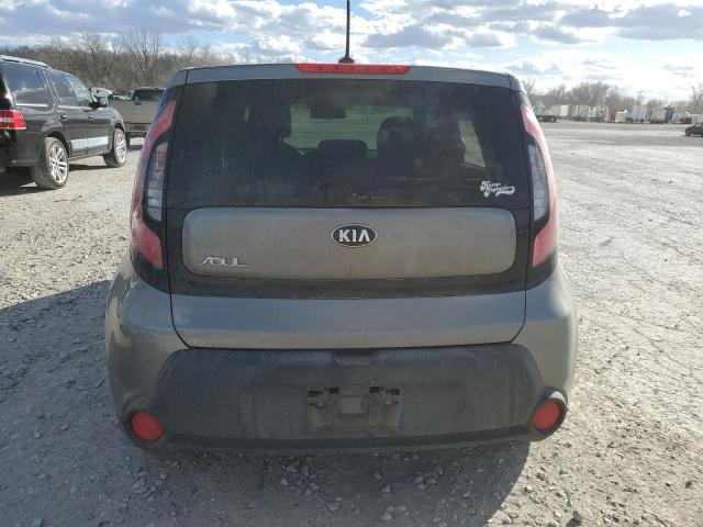 KNDJN2A25G7402891 - 2016 KIA SOUL GRAY photo 6