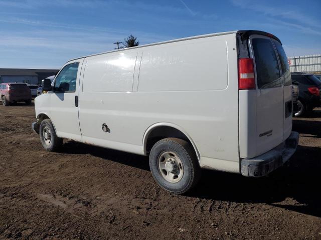 1GCWGFCA8C1152829 - 2012 CHEVROLET EXPRESS G2 WHITE photo 2