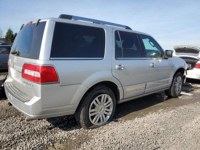 5LMJJ2J57AEJ03730 - 2010 LINCOLN NAVIGATOR SILVER photo 3