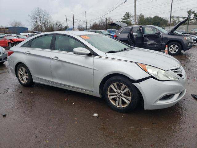 5NPEB4AC2DH751139 - 2013 HYUNDAI SONATA GLS SILVER photo 4