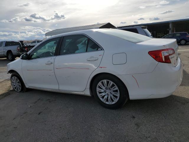 4T1BF1FK4DU229796 - 2013 TOYOTA CAMRY L WHITE photo 2