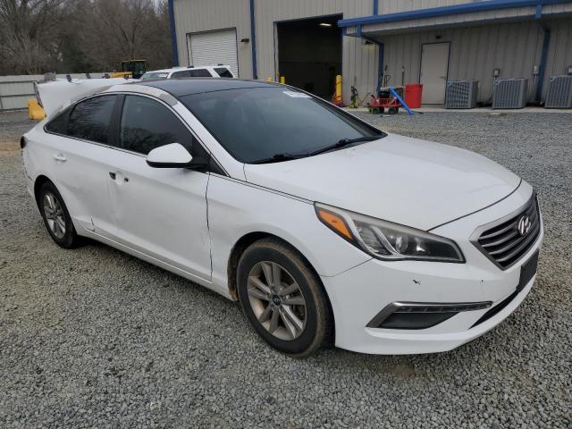 5NPE24AF6FH007220 - 2015 HYUNDAI SONATA SE WHITE photo 4