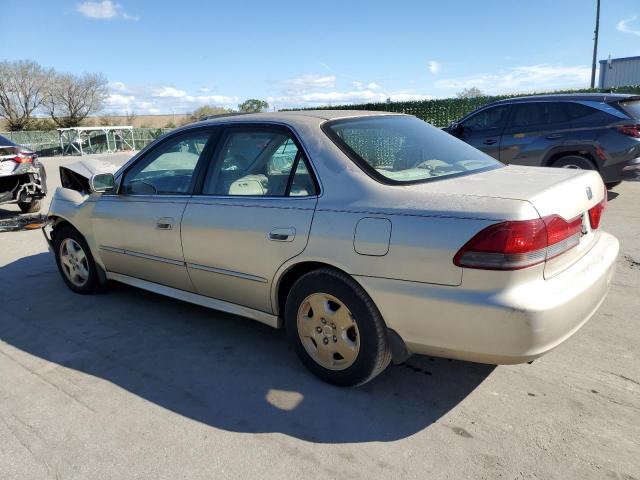 1HGCG16582A061466 - 2002 HONDA ACCORD EX GOLD photo 2