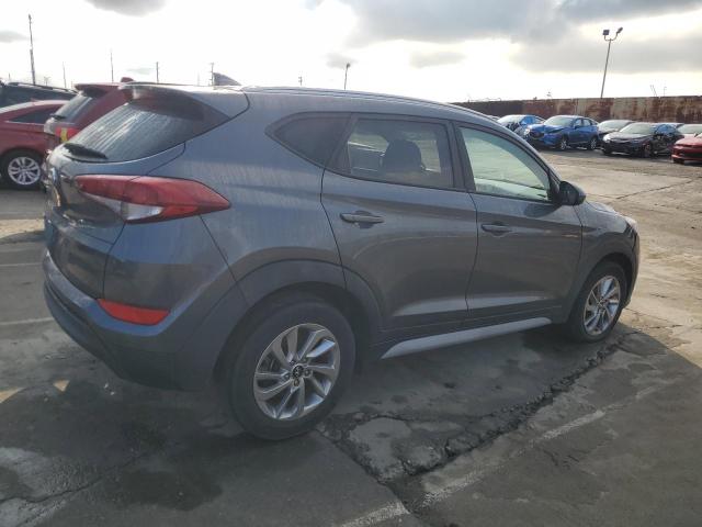 KM8J33A45JU681518 - 2018 HYUNDAI TUCSON SEL GRAY photo 3