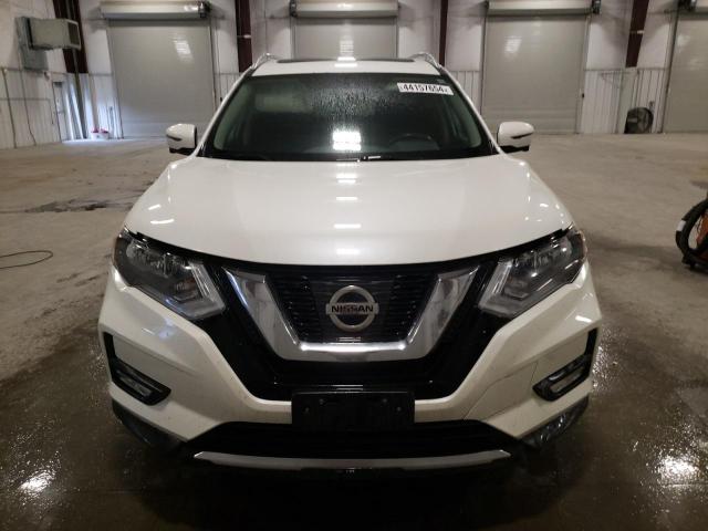 5N1AT2MVXHC850057 - 2017 NISSAN ROGUE SV WHITE photo 5