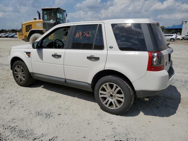 SALFP24N78H039522 - 2008 LAND ROVER LR2 SE WHITE photo 2