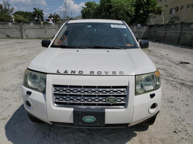 SALFP24N78H039522 - 2008 LAND ROVER LR2 SE WHITE photo 5