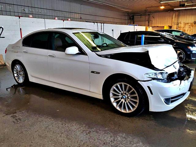 WBAFU7C51DDU66465 - 2013 BMW 535 XI WHITE photo 4