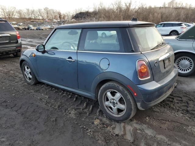 WMWMF3C55ATZ64356 - 2010 MINI COOPER BLUE photo 2