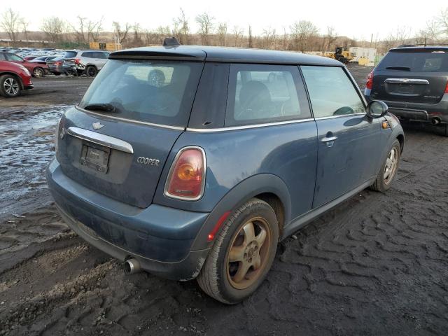 WMWMF3C55ATZ64356 - 2010 MINI COOPER BLUE photo 3