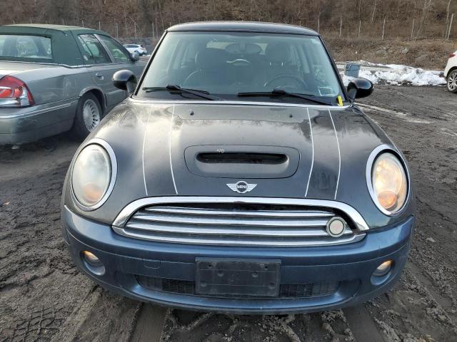WMWMF3C55ATZ64356 - 2010 MINI COOPER BLUE photo 5