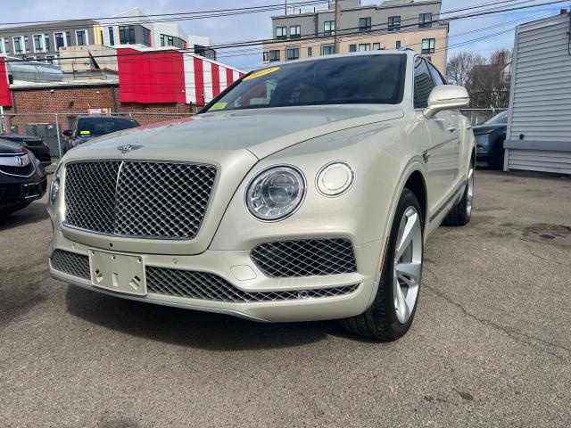 SJAAM2ZV8KC025685 - 2019 BENTLEY BENTAYGA CREAM photo 2