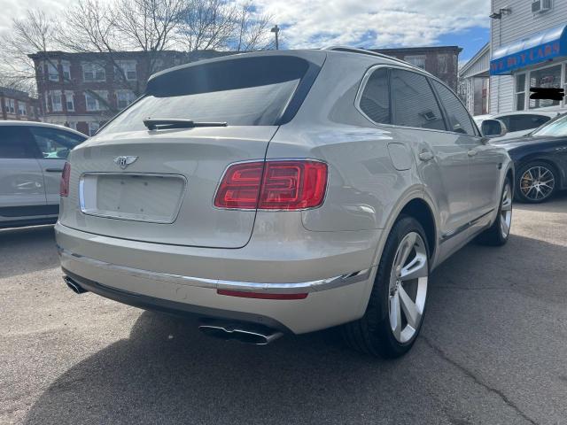 SJAAM2ZV8KC025685 - 2019 BENTLEY BENTAYGA CREAM photo 4