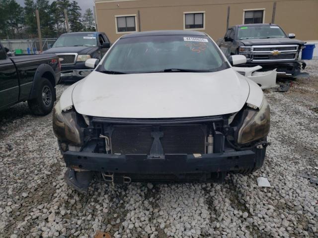 1N4AA5AP8BC825219 - 2011 NISSAN MAXIMA S WHITE photo 5