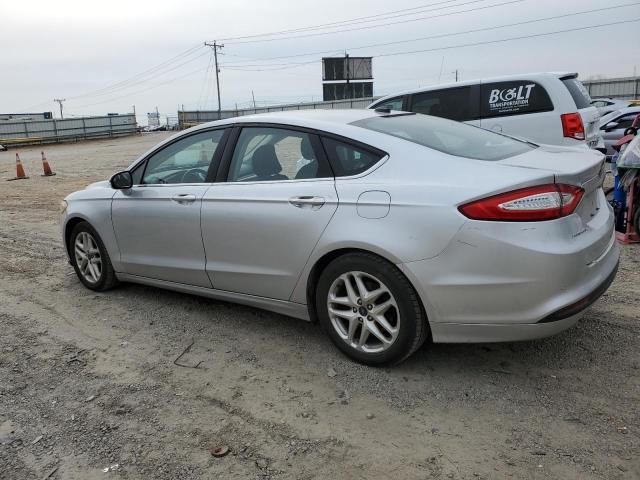 3FA6P0H70GR377435 - 2016 FORD FUSION SE SILVER photo 2