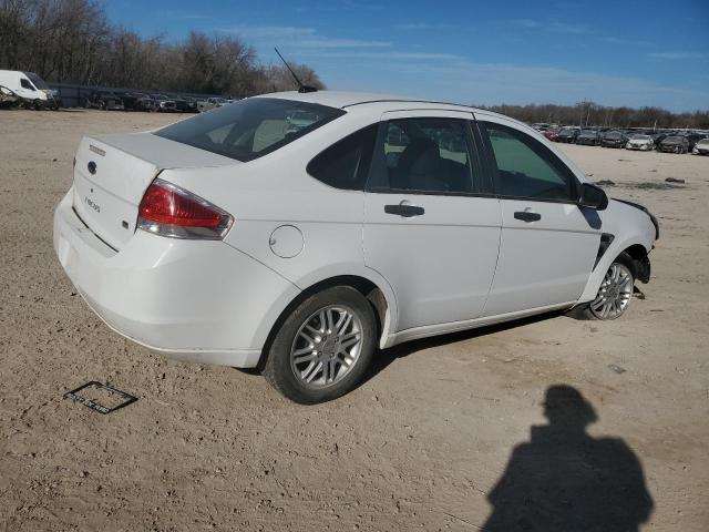 1FAHP35N38W280581 - 2008 FORD FOCUS SE WHITE photo 3