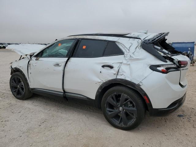 LRBFZNR47PD067022 - 2023 BUICK ENVISION ESSENCE Սպիտակ լուսանկար 2