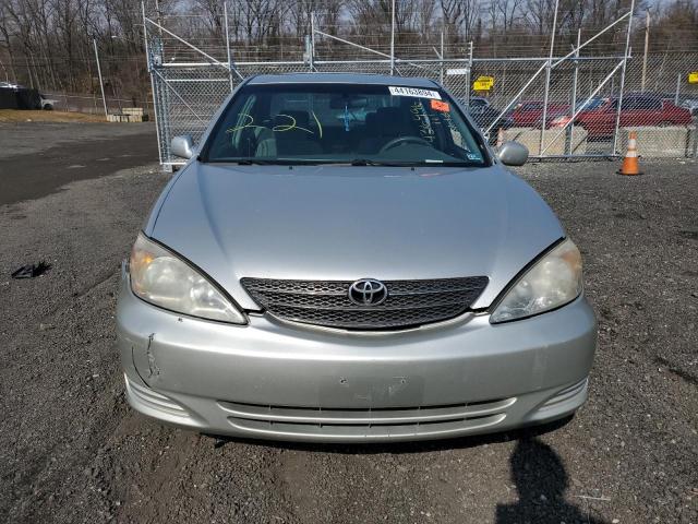 4T1BF30KX4U587988 - 2004 TOYOTA CAMRY LE GRAY photo 5