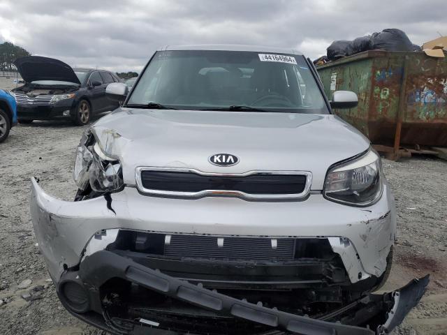 KNDJP3A53F7804482 - 2015 KIA SOUL + SILVER photo 5