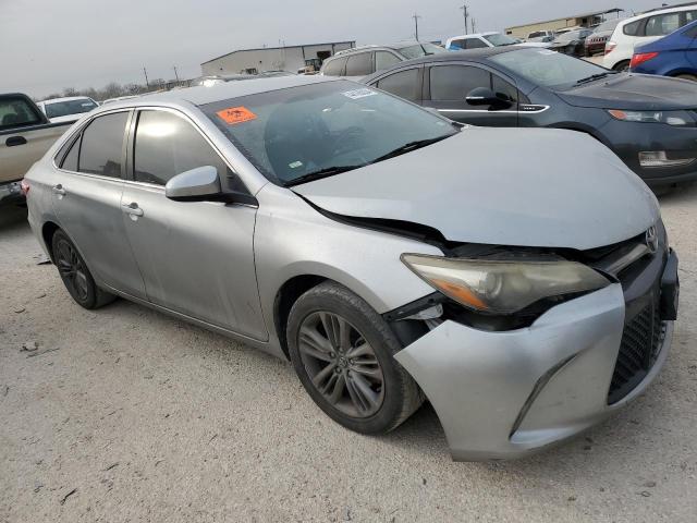 4T1BF1FK8HU388262 - 2017 TOYOTA CAMRY LE SILVER photo 4